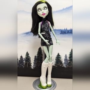 Monster High Scarah Screams